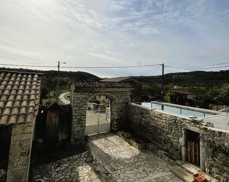 Mas - 400 m² - 20 pièces