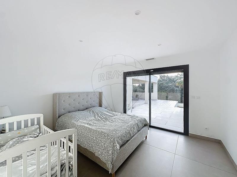 Maison - 228 m² - 5 pièces