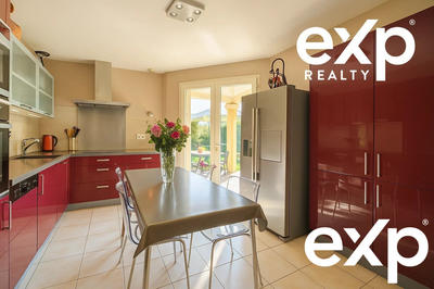 Maison - 171 m² - 6 pièces