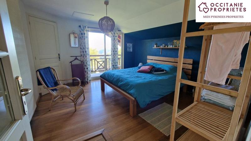 Demeure - 320 m² - 10 pièces