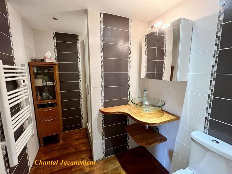 Maison - 235 m² - 7 pièces