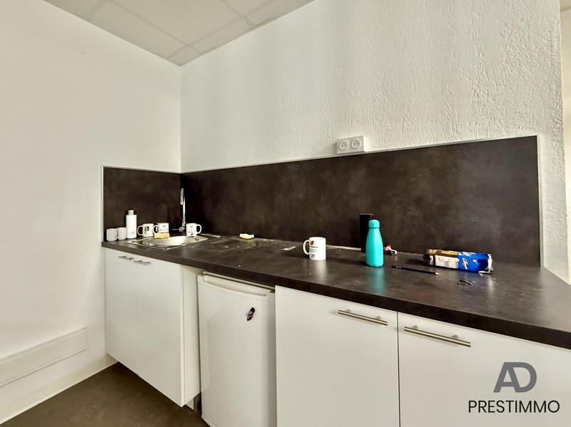 Local commercial - 80 m² - 4 pièces