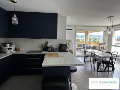 Appartement - 84 m² - 4 pièces