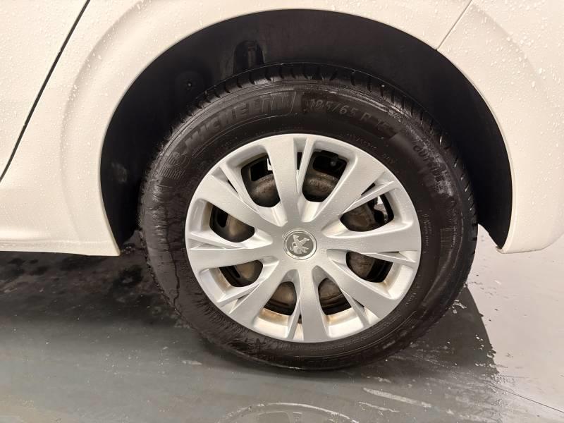 Peugeot 208 affaire Bluehdi 100 s&amp;S Bvm5 Premium Pack