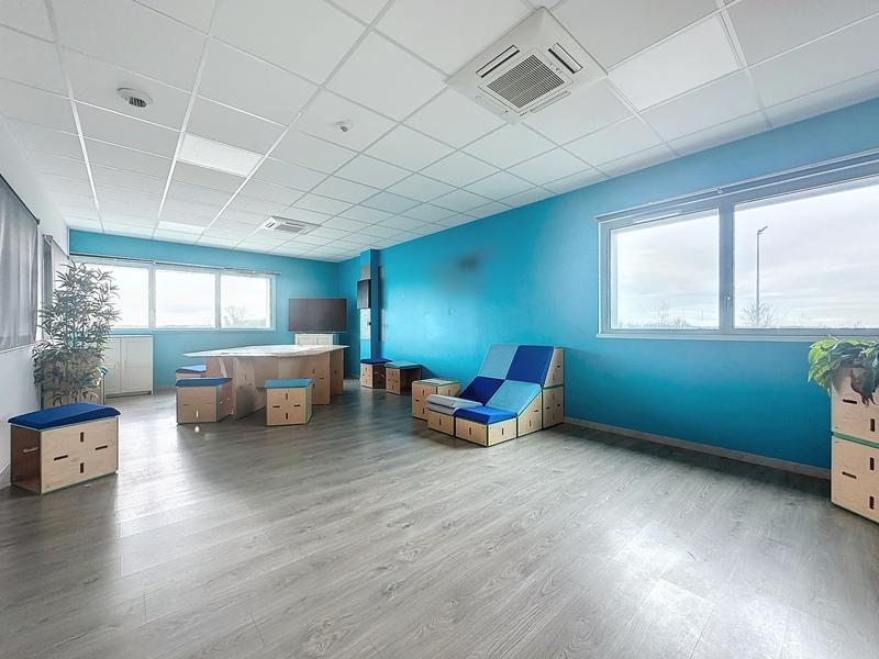 Bureau - 423 m² - 15 pièces