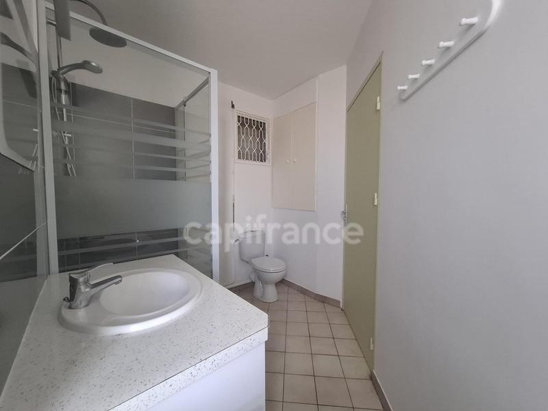 Studio - 30 m² - 1 pièce