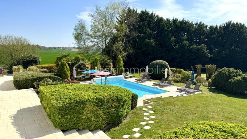 Maison - 671 m² - 20 pièces