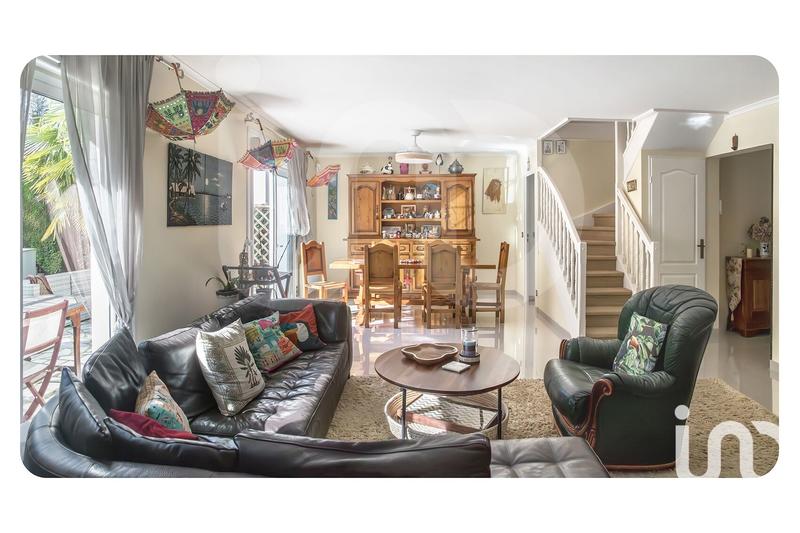 Maison - 184 m² - 7 pièces