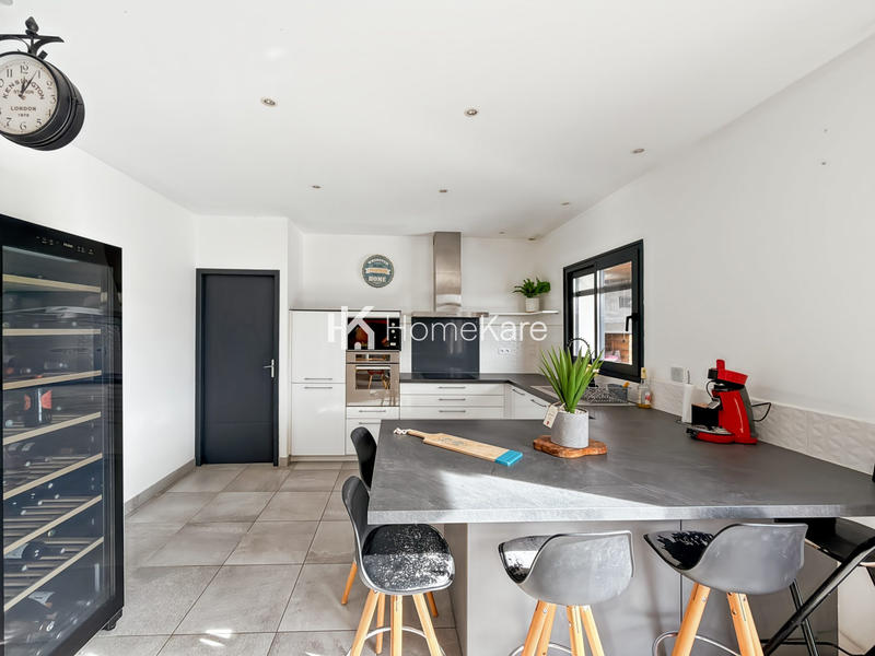 Maison - 140 m² - 5 pièces