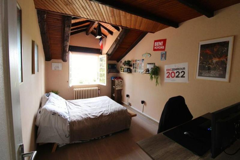 Propriété - 253 m² - 8 pièces
