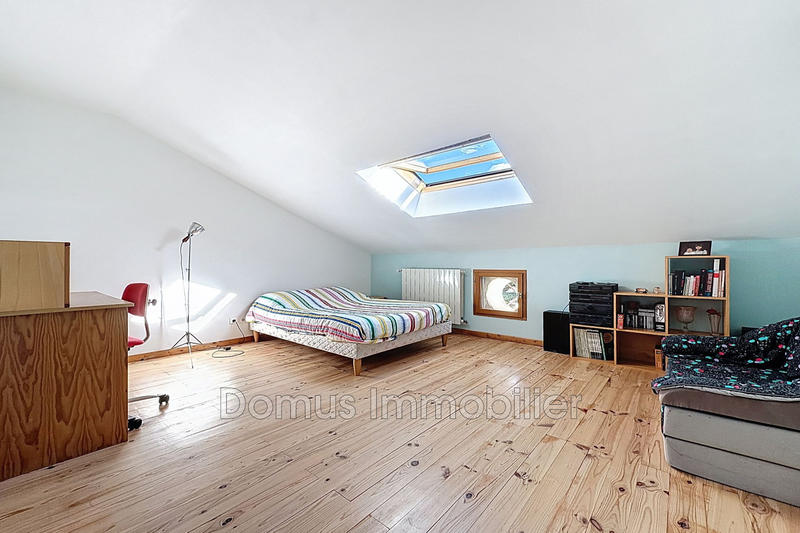 Maison - 208 m² - 9 pièces