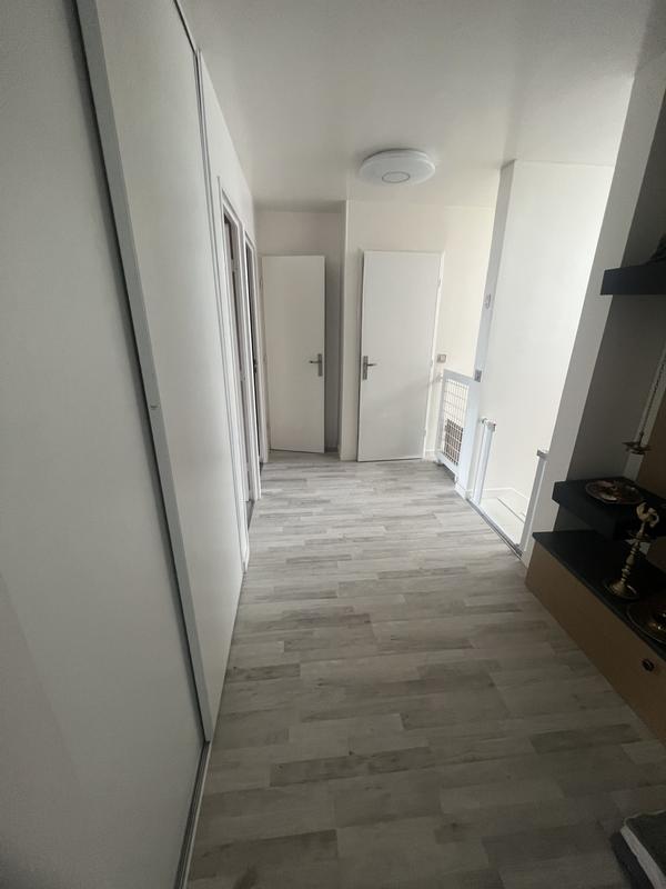 Appartement - 96 m² - 5 pièces