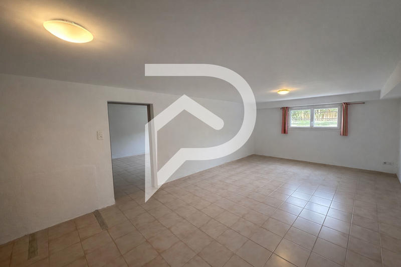 Maison - 224 m² - 7 pièces