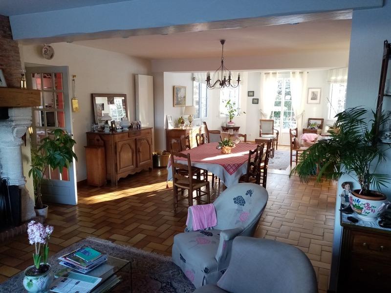 Maison - 212 m² - 8 pièces