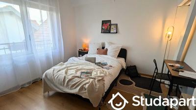 Chambre - 13 m² - 1 pièce