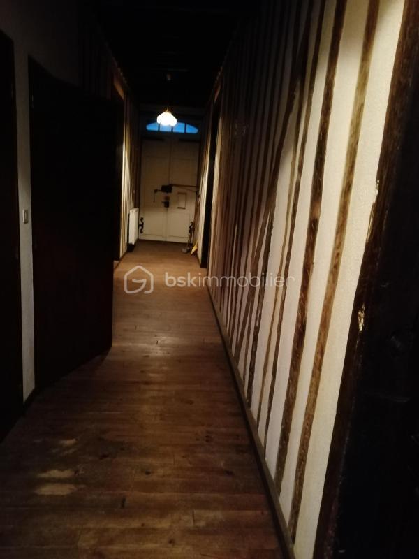 Demeure - 223 m² - 7 pièces