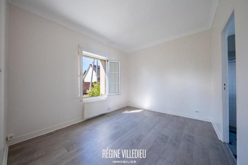 Maison - 93 m² - 5 pièces