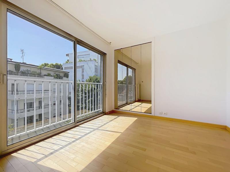 Appartement ancien - 89 m² - 3 pièces