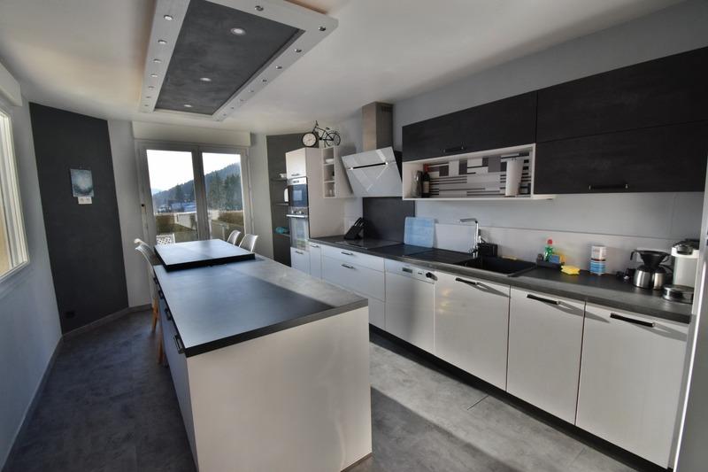 Maison - 157 m² - 6 pièces