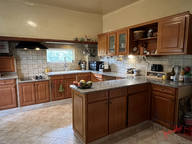 Mas - 250 m² - 8 pièces