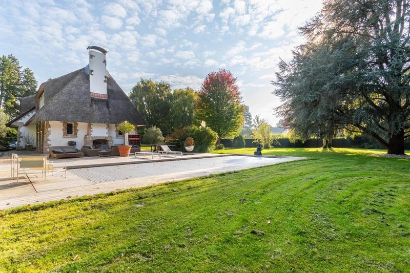 Maison - 309 m² - 9 pièces