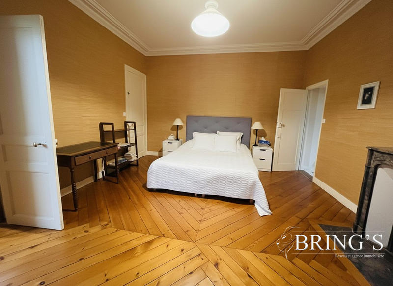 Maison ancienne - 259 m² - 8 pièces