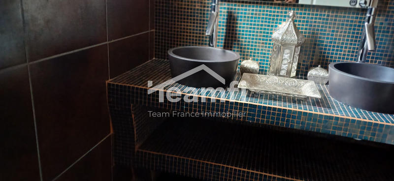 Fonds de commerce - 1 212 m²