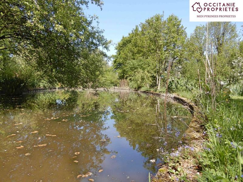 Moulin - 400 m² - 12 pièces