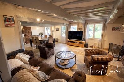 Maison - 268 m² - 11 pièces