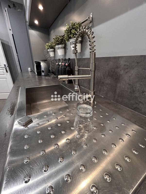 Maison - 335 m² - 9 pièces