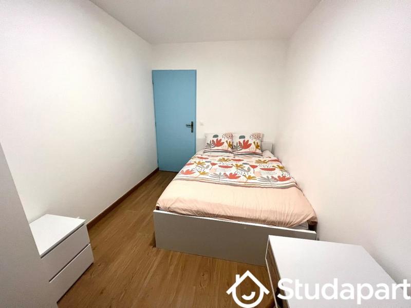 Chambre - 11 m² - 1 pièce