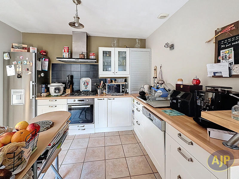 Maison - 99 m² - 5 pièces