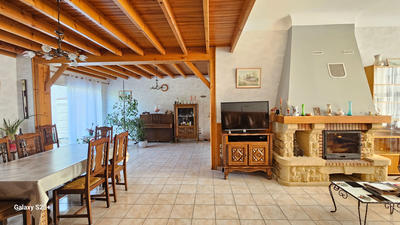 Maison - 185 m² - 5 pièces