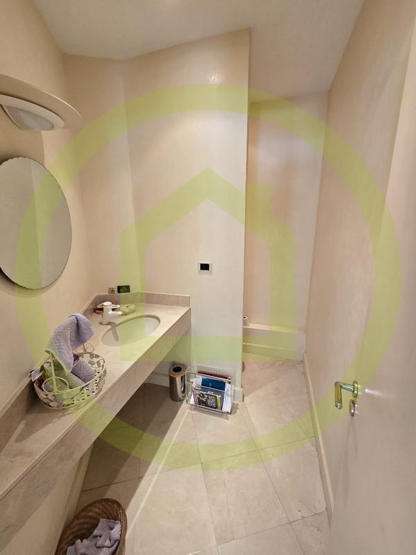 Maison - 260 m² - 6 pièces