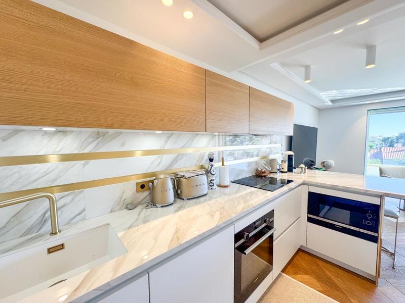 Appartement - 85 m² - 3 pièces