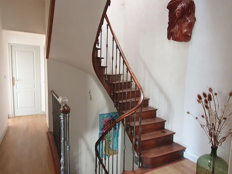 Maison - 222 m² - 7 pièces