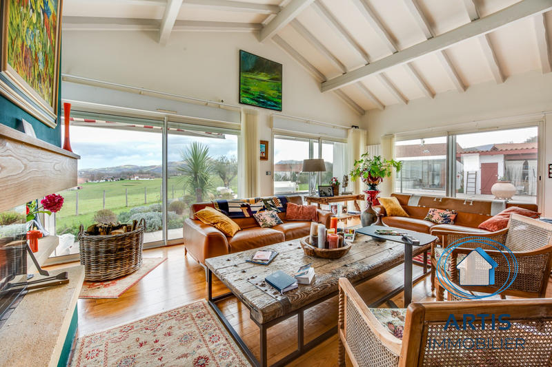 Maison - 185 m² - 7 pièces