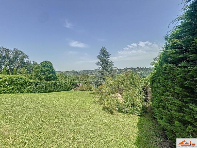 Terrain constructible - 1 000 m²