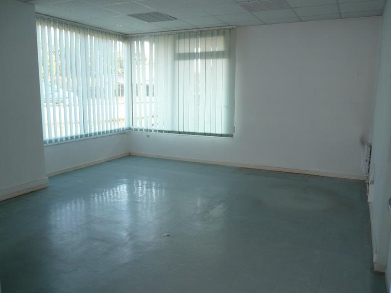 Local commercial - 366 m² - 8 pièces