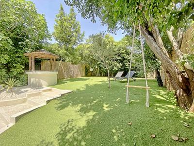 Maison - 210 m² - 6 pièces