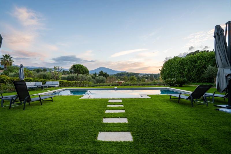 Maison - 315 m² - 8 pièces