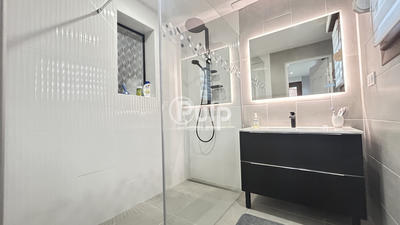 Pavillon - 144 m² - 6 pièces