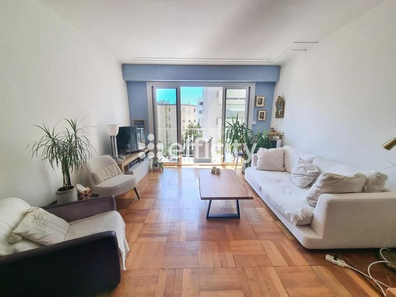 Appartement - 99 m² - 4 pièces