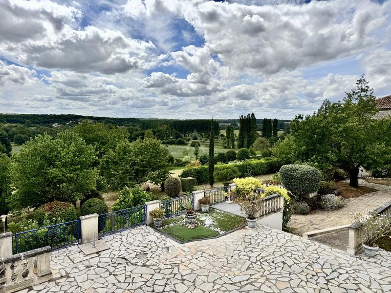 Maison - 160 m² - 9 pièces