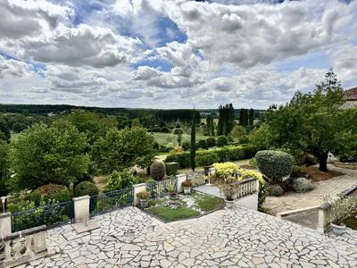 Maison - 160 m² - 9 pièces