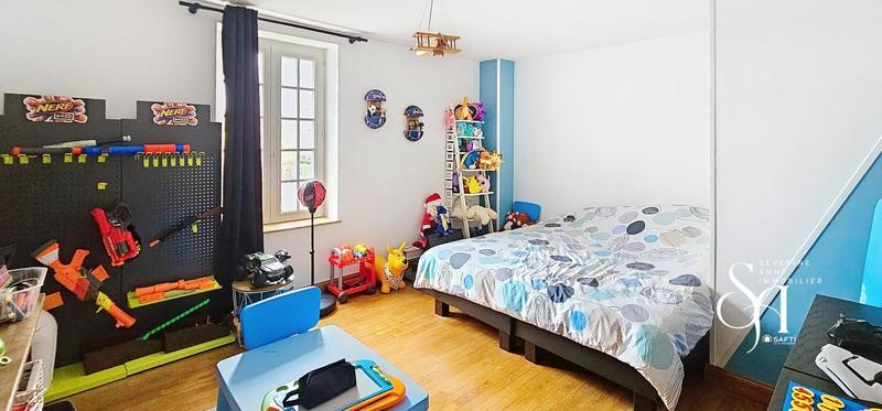 Maison - 190 m² - 8 pièces