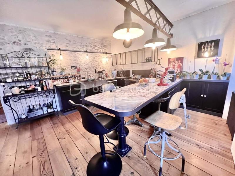 Demeure - 157 m² - 5 pièces