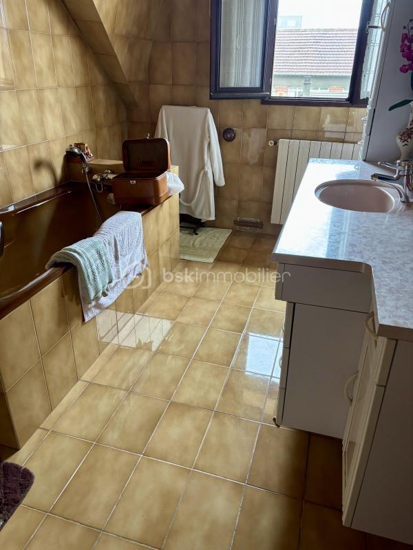 Maison traditionnelle - 97 m² - 5 pièces