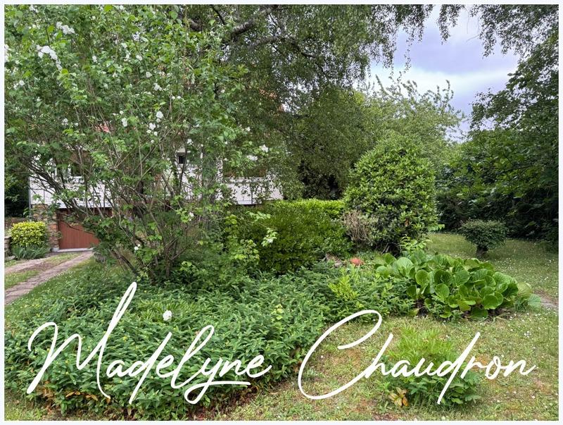 Maison - 200 m² - 8 pièces