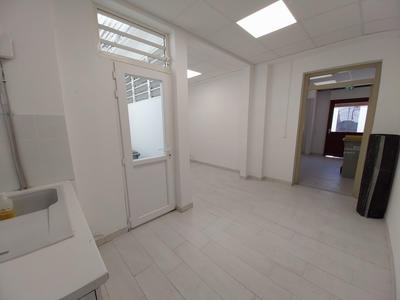 Local commercial - 36 m² - 2 pièces